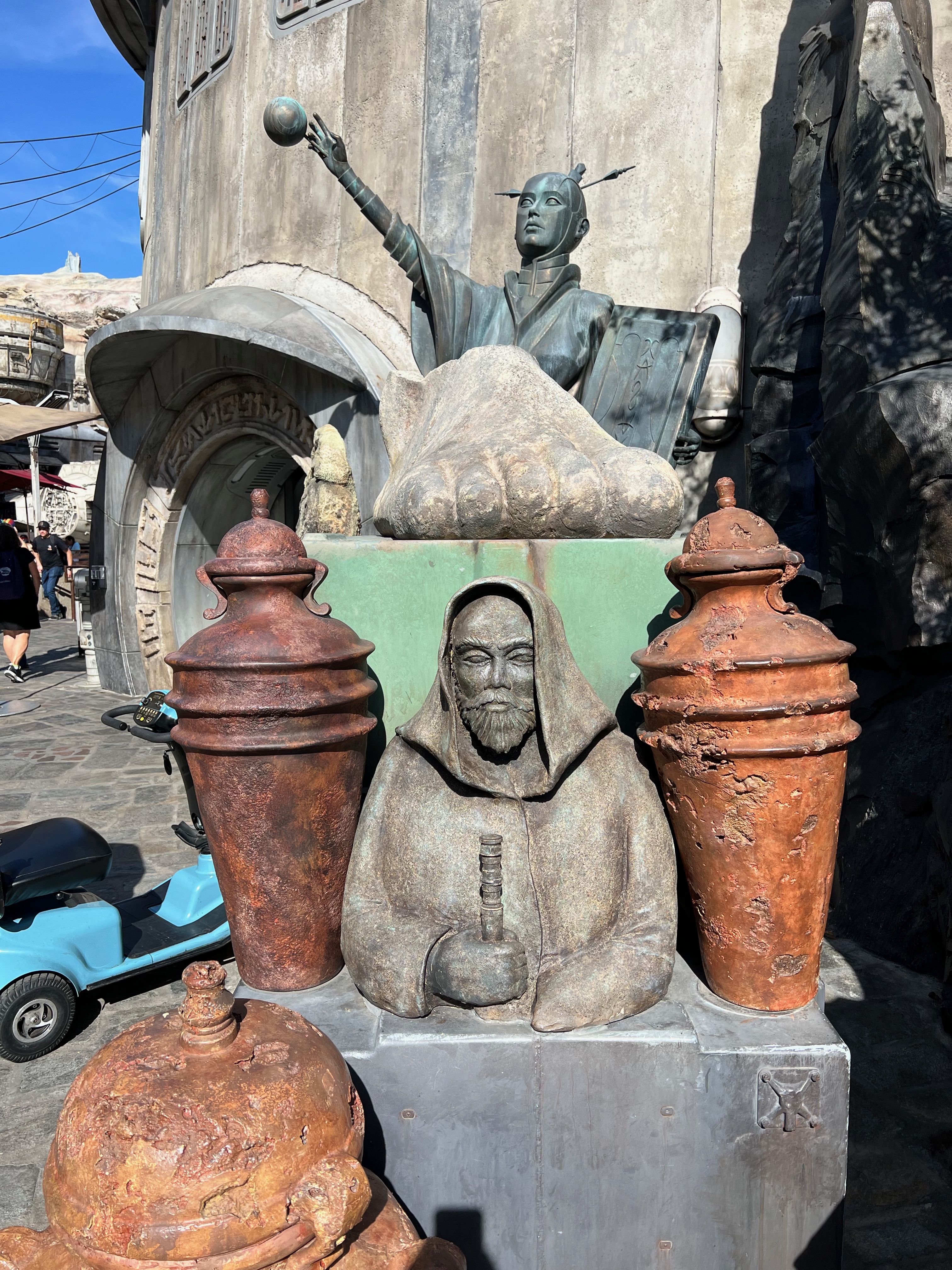 Antiguidades logo na porta do Dok Ondar's